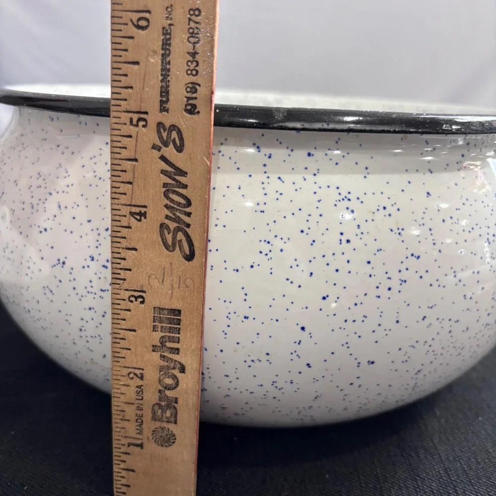 Vintage Blue Speckled White Enamelware Stockpot with Lid 10.5 Inch Dutch Oven